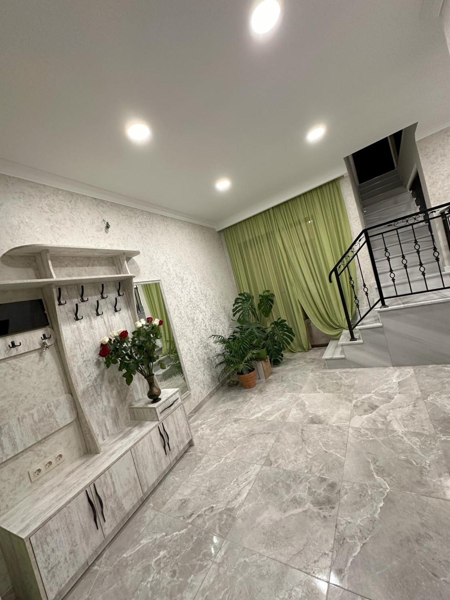 Three Palms Guest House Tiflis Exterior foto