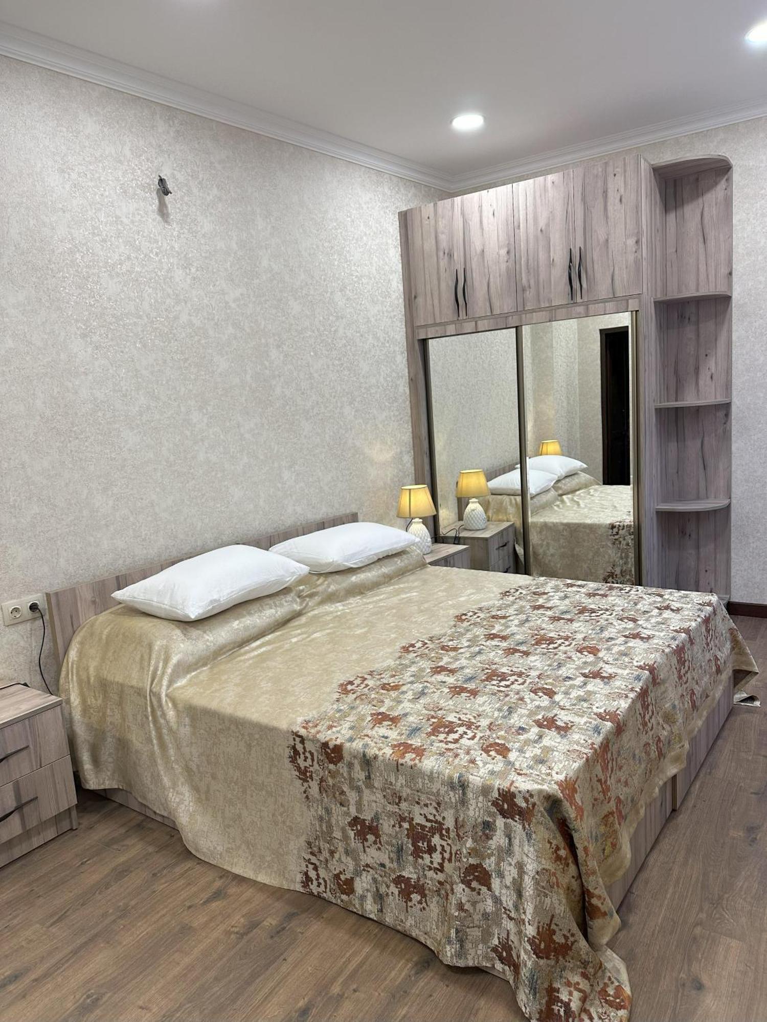 Three Palms Guest House Tiflis Exterior foto