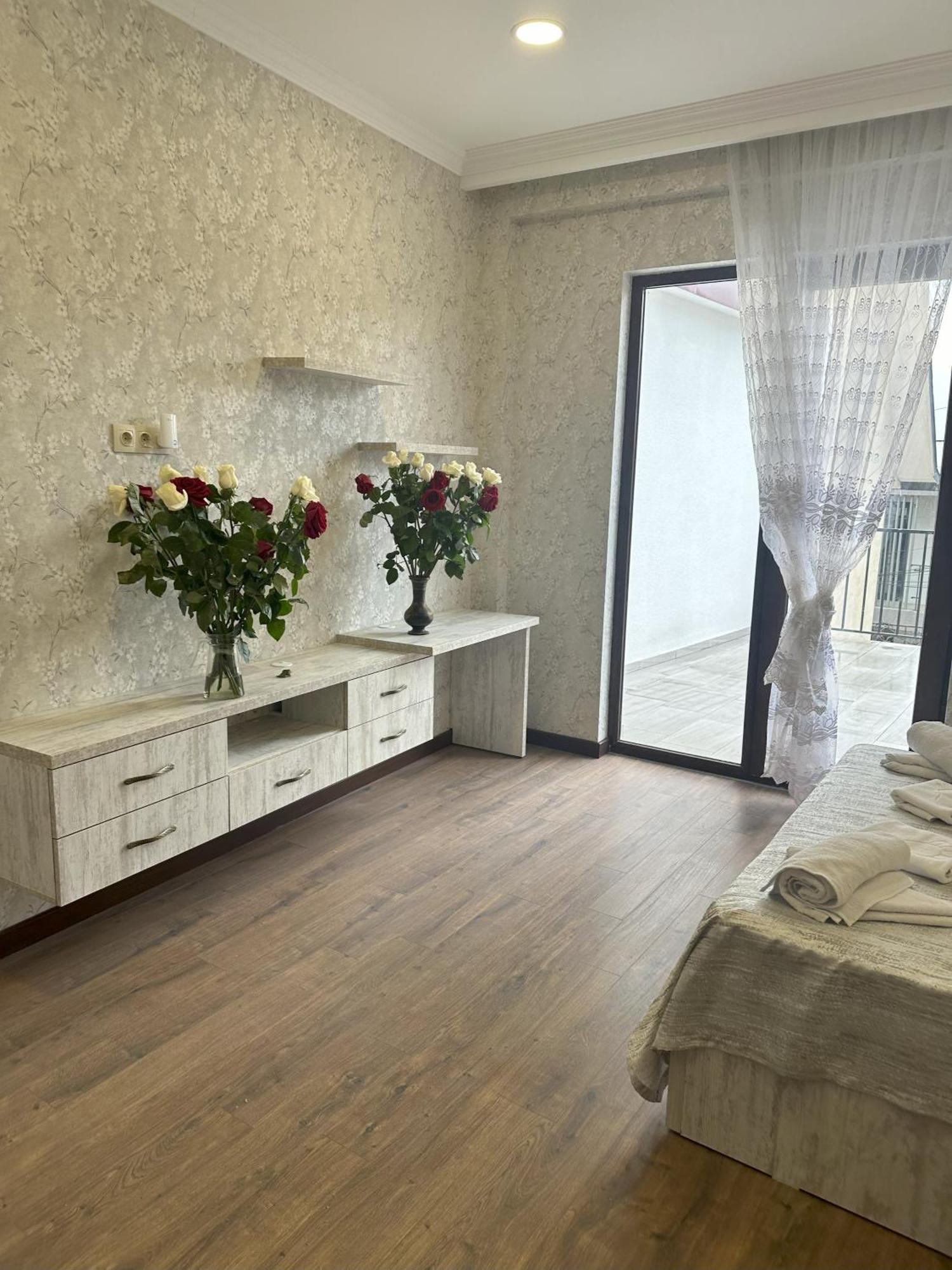 Three Palms Guest House Tiflis Exterior foto